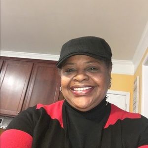 Meet your Posher, Lenora